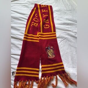 Official Universal Harry Potter Gryffindor Scarf